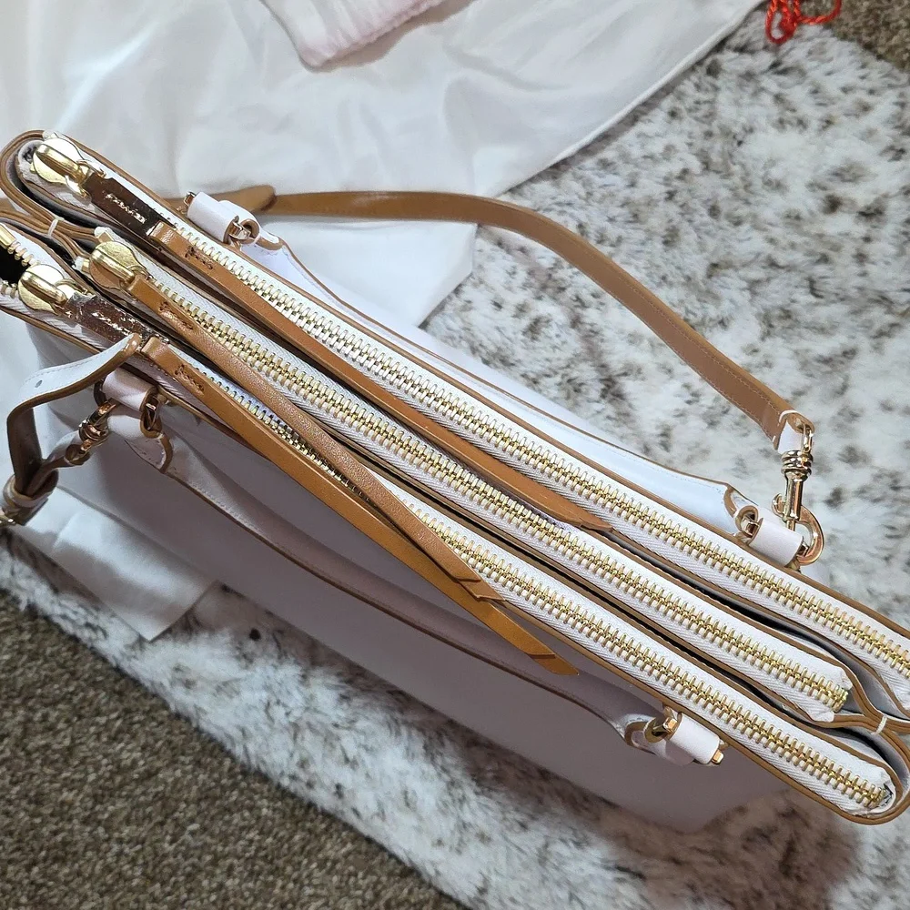 Coach Burough Bag - Picture 11 of 17